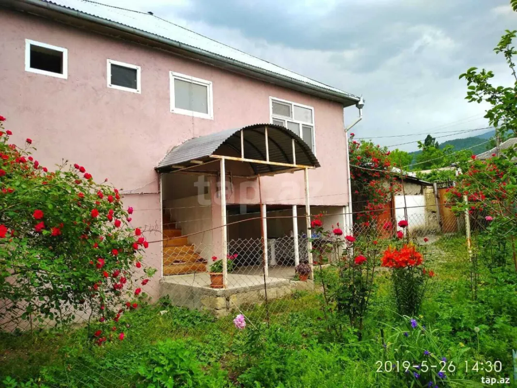 Kirayə verilir 4 otaqlı həyət evi