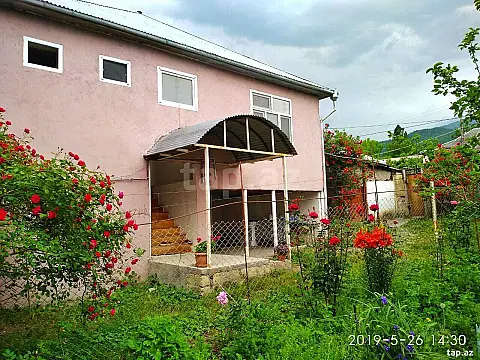 Kirayə verilir 4 otaqlı həyət evi