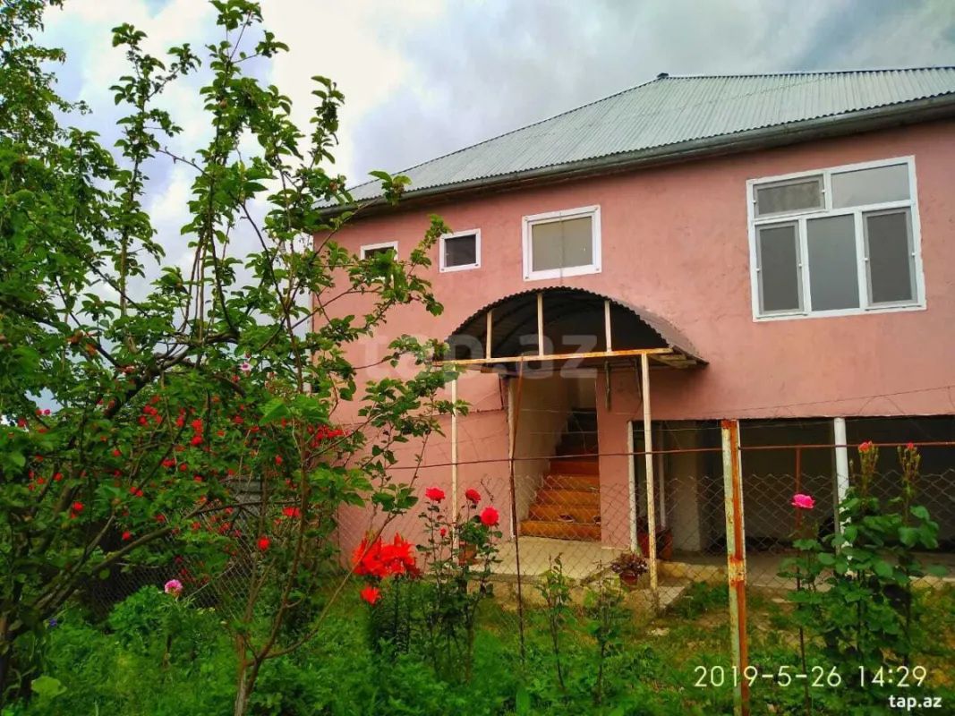 Kirayə verilir 4 otaqlı həyət evi