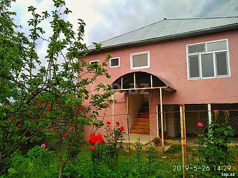 Kirayə verilir 4 otaqlı həyət evi