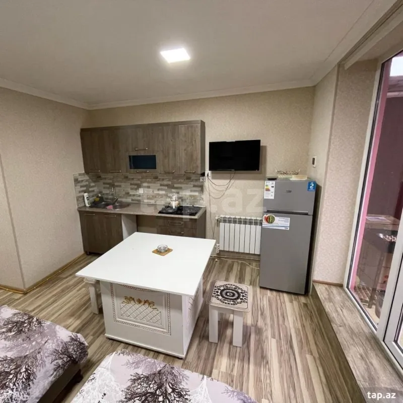 Kirayə verilir 1 otaqlı həyət evi