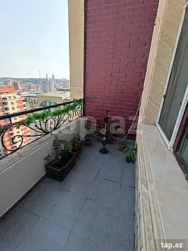 Kirayə verilir 3 otaqlı yeni tikili 180 m²