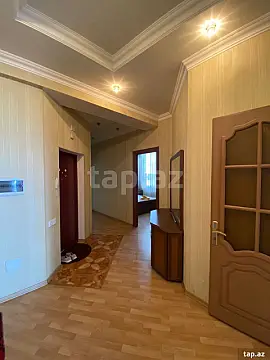 Kirayə verilir 3 otaqlı yeni tikili 180 m²