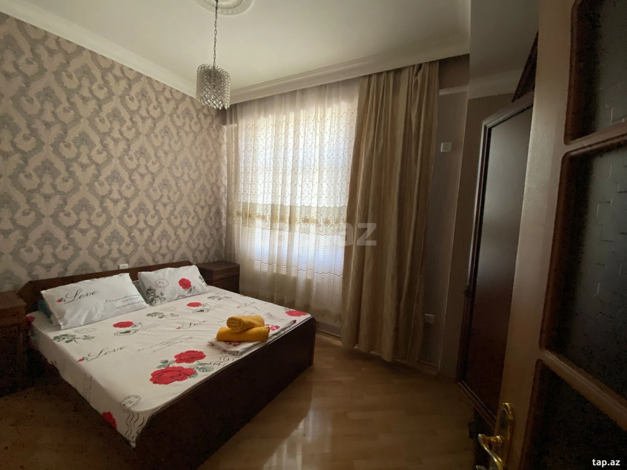 Kirayə verilir 3 otaqlı yeni tikili 180 m²