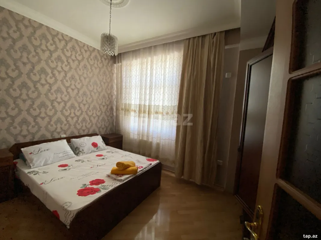 Kirayə verilir 3 otaqlı yeni tikili 180 m²