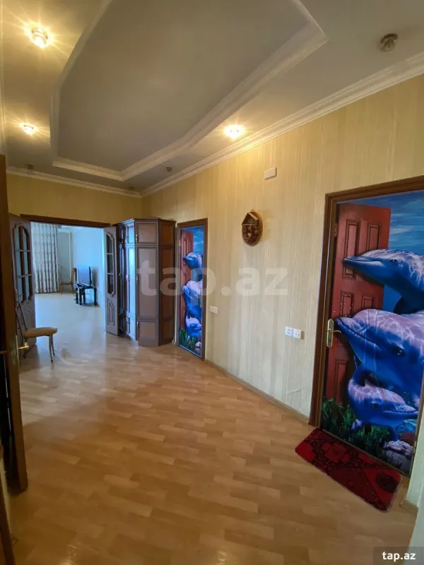 Kirayə verilir 3 otaqlı yeni tikili 180 m²