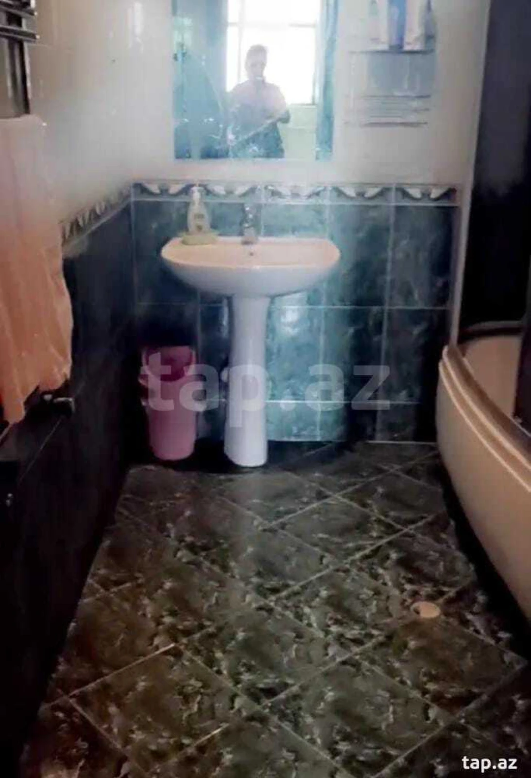 Kirayə verilir 3 otaqlı yeni tikili 180 m²