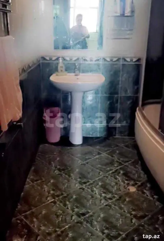 Kirayə verilir 3 otaqlı yeni tikili 180 m²