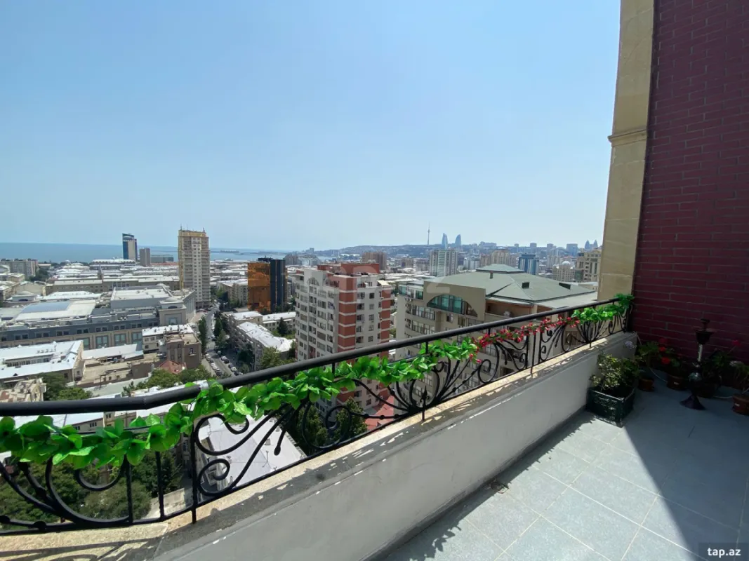 Kirayə verilir 3 otaqlı yeni tikili 180 m²