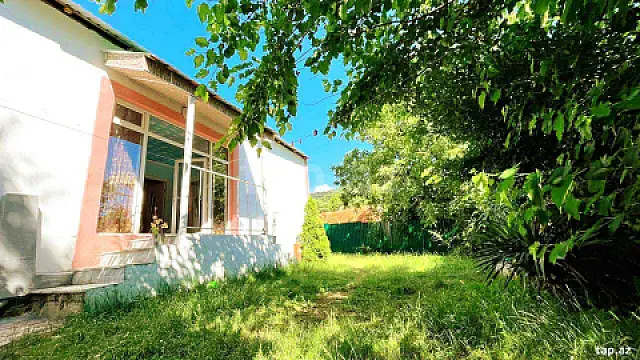 Kirayə verilir 3 otaqlı həyət evi