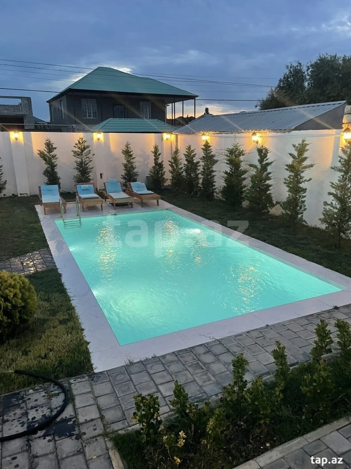 Satılır 6 otaqlı həyət evi 600 m²