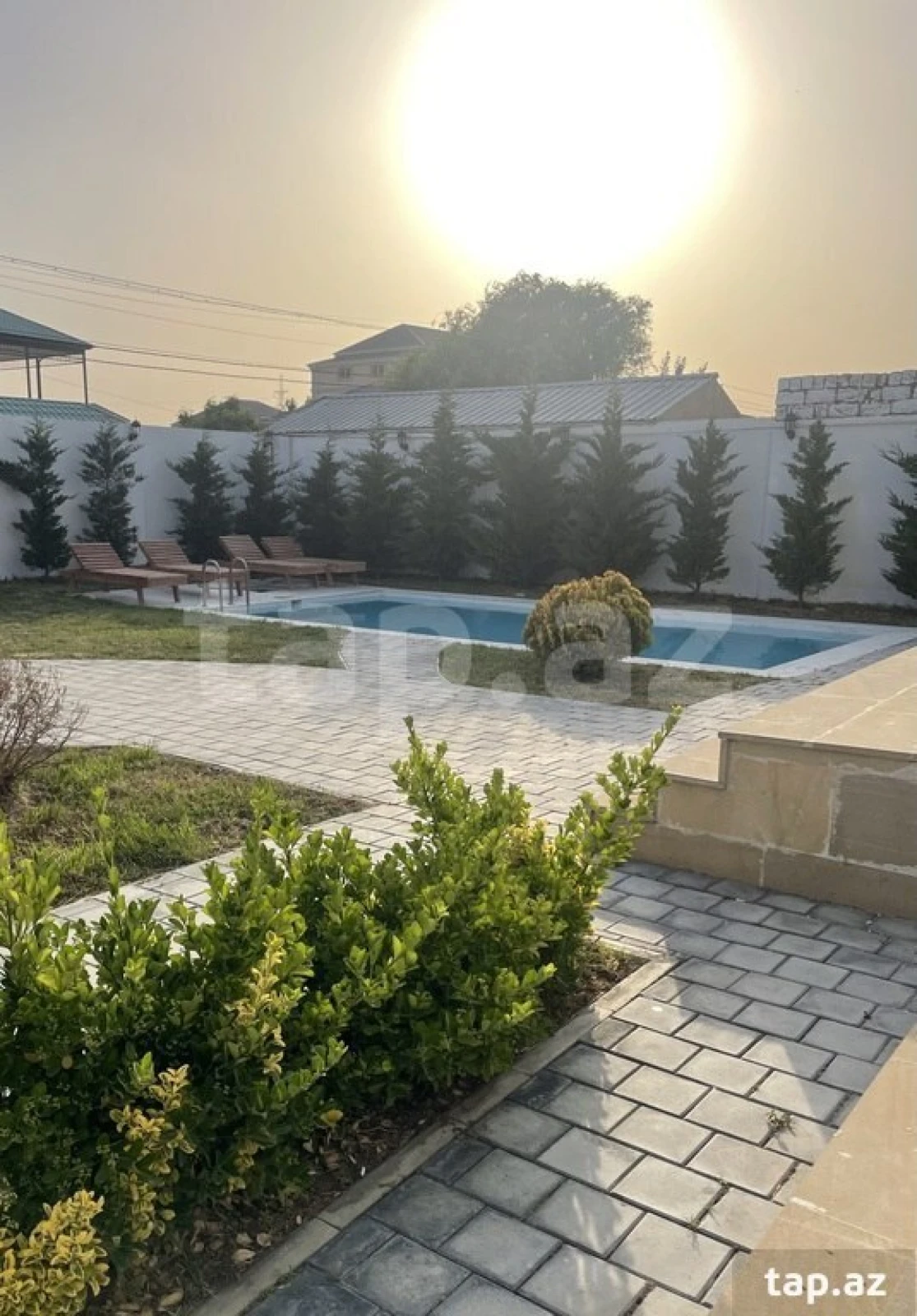 Satılır 6 otaqlı həyət evi 600 m²