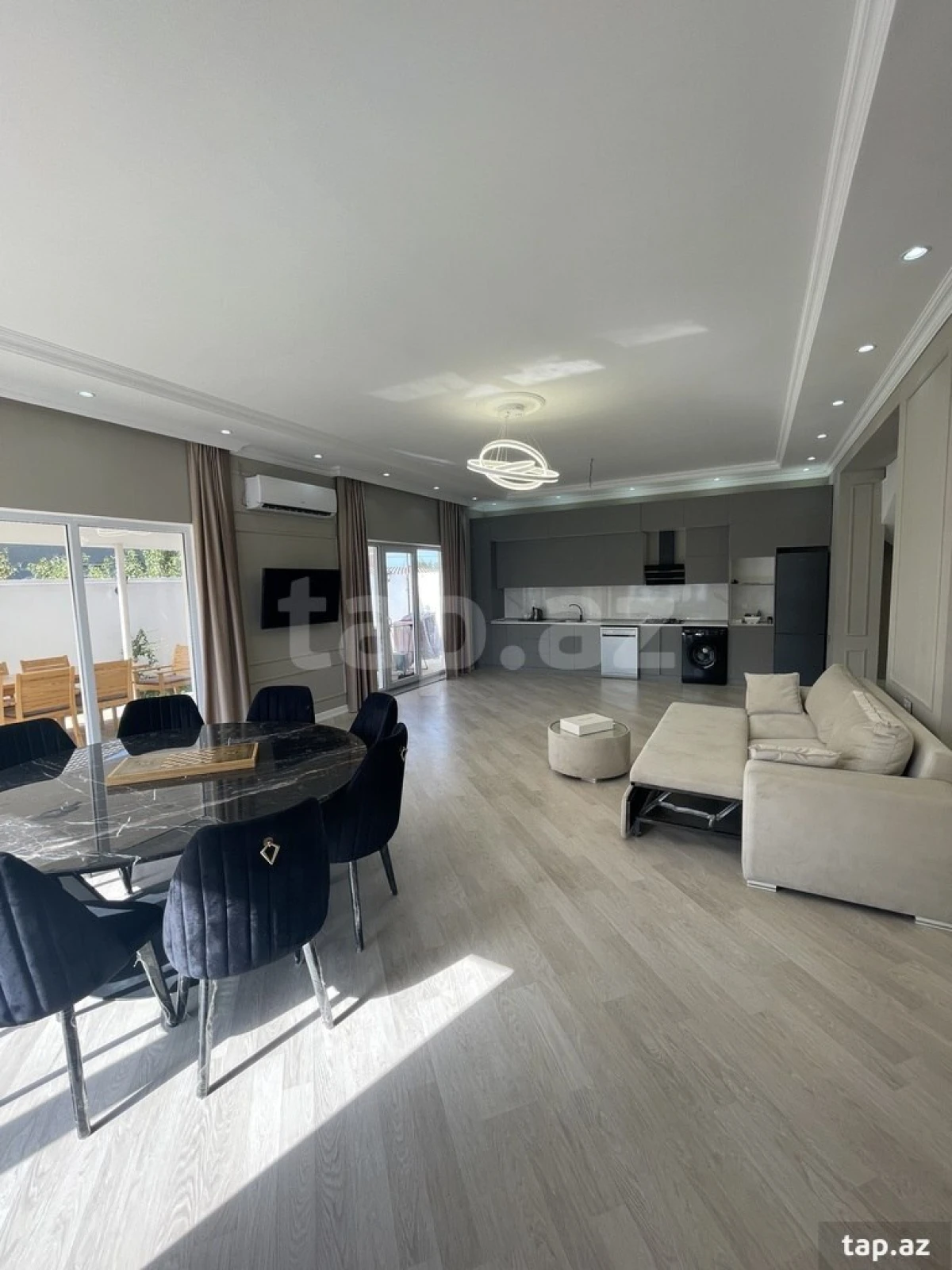 Satılır 6 otaqlı həyət evi 600 m²
