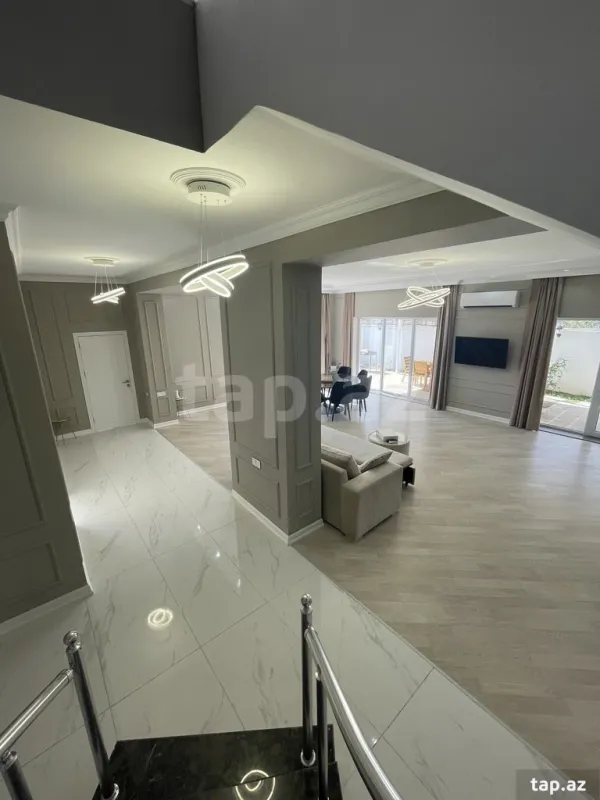 Satılır 6 otaqlı həyət evi 600 m²