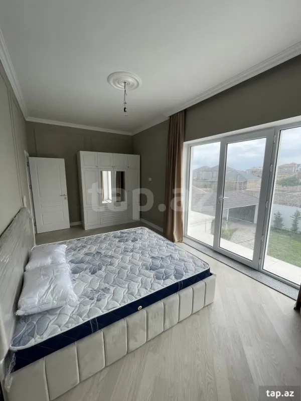 Satılır 6 otaqlı həyət evi 600 m²