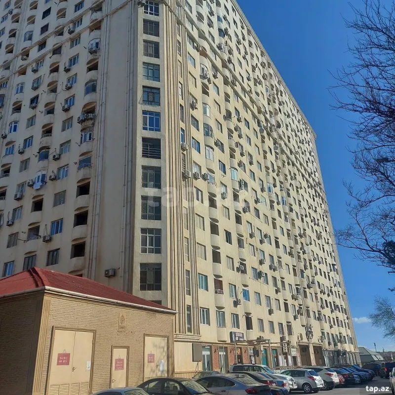 Satılır 3 otaqlı yeni tikili 130 m²