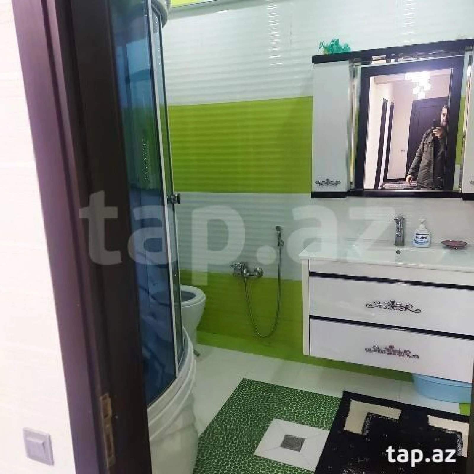 Satılır 3 otaqlı yeni tikili 130 m²