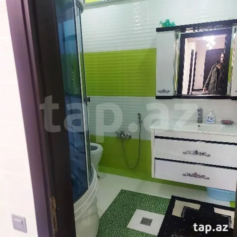 Satılır 3 otaqlı yeni tikili 130 m²