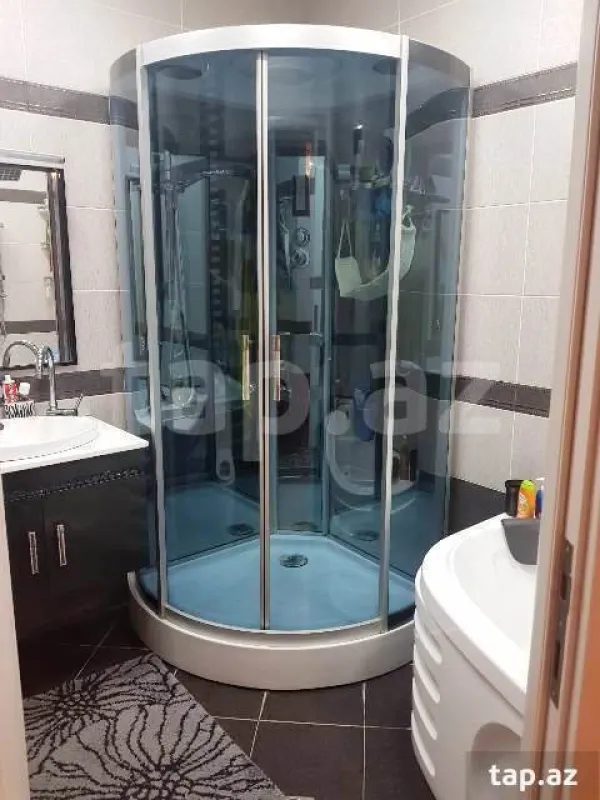 Satılır 3 otaqlı yeni tikili 130 m²