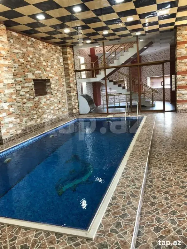 Kirayə verilir 6 otaqlı həyət evi 500 m²