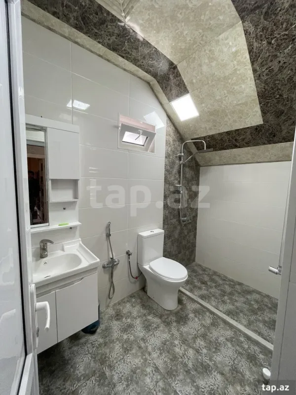 Kirayə verilir 3 otaqlı həyət evi