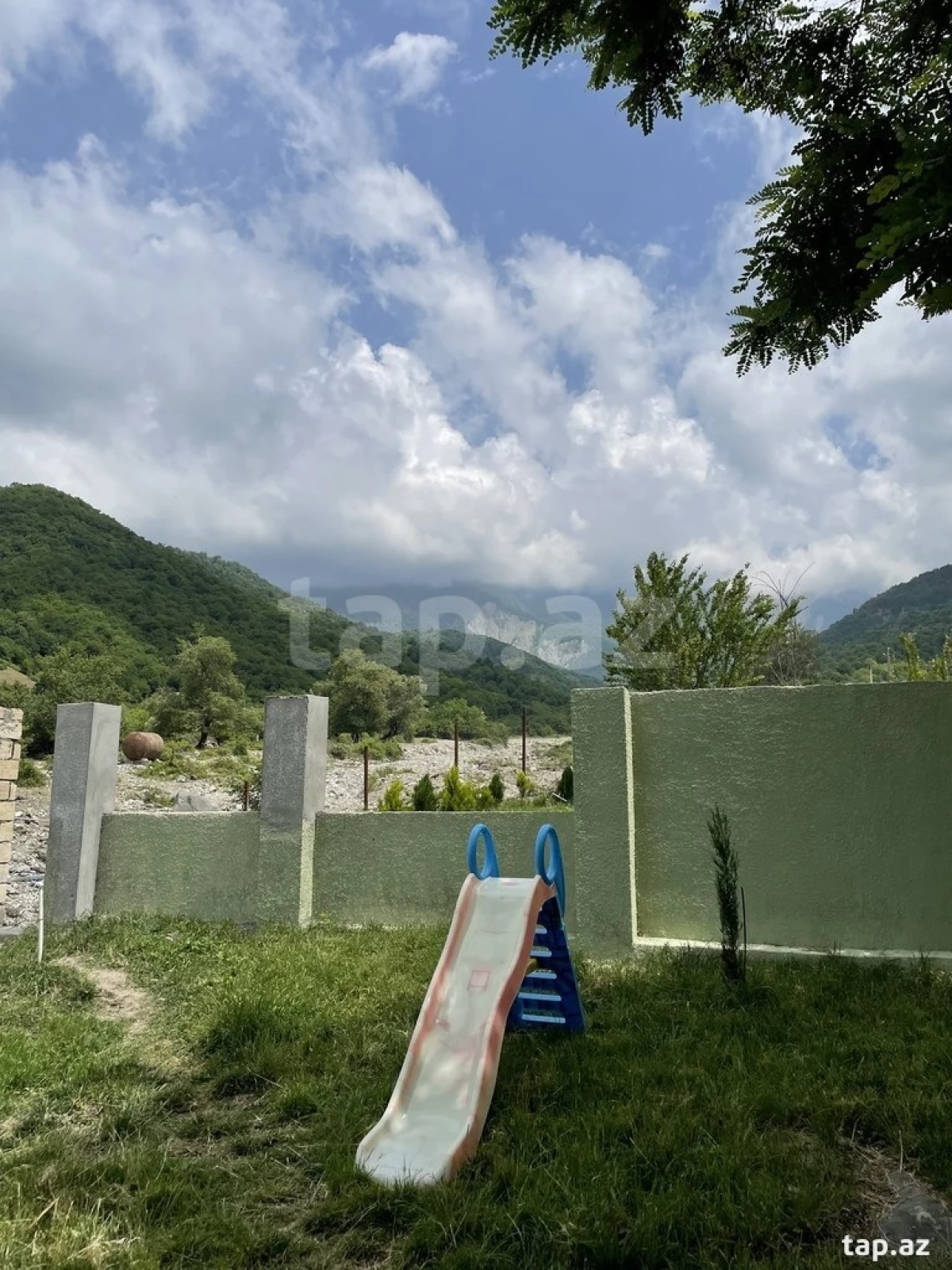 Kirayə verilir 3 otaqlı həyət evi