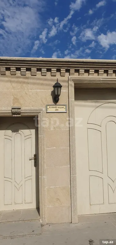 Satılır 2 otaqlı mənzil 82 m²