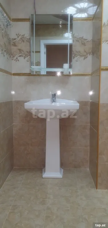 Satılır 2 otaqlı mənzil 82 m²