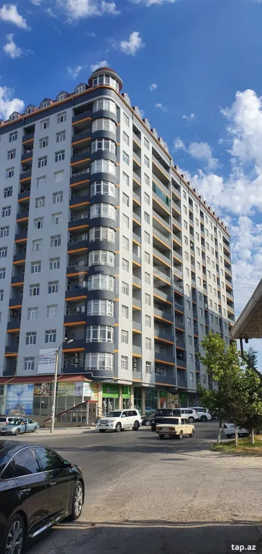 Satılır 2 otaqlı mənzil 82 m²
