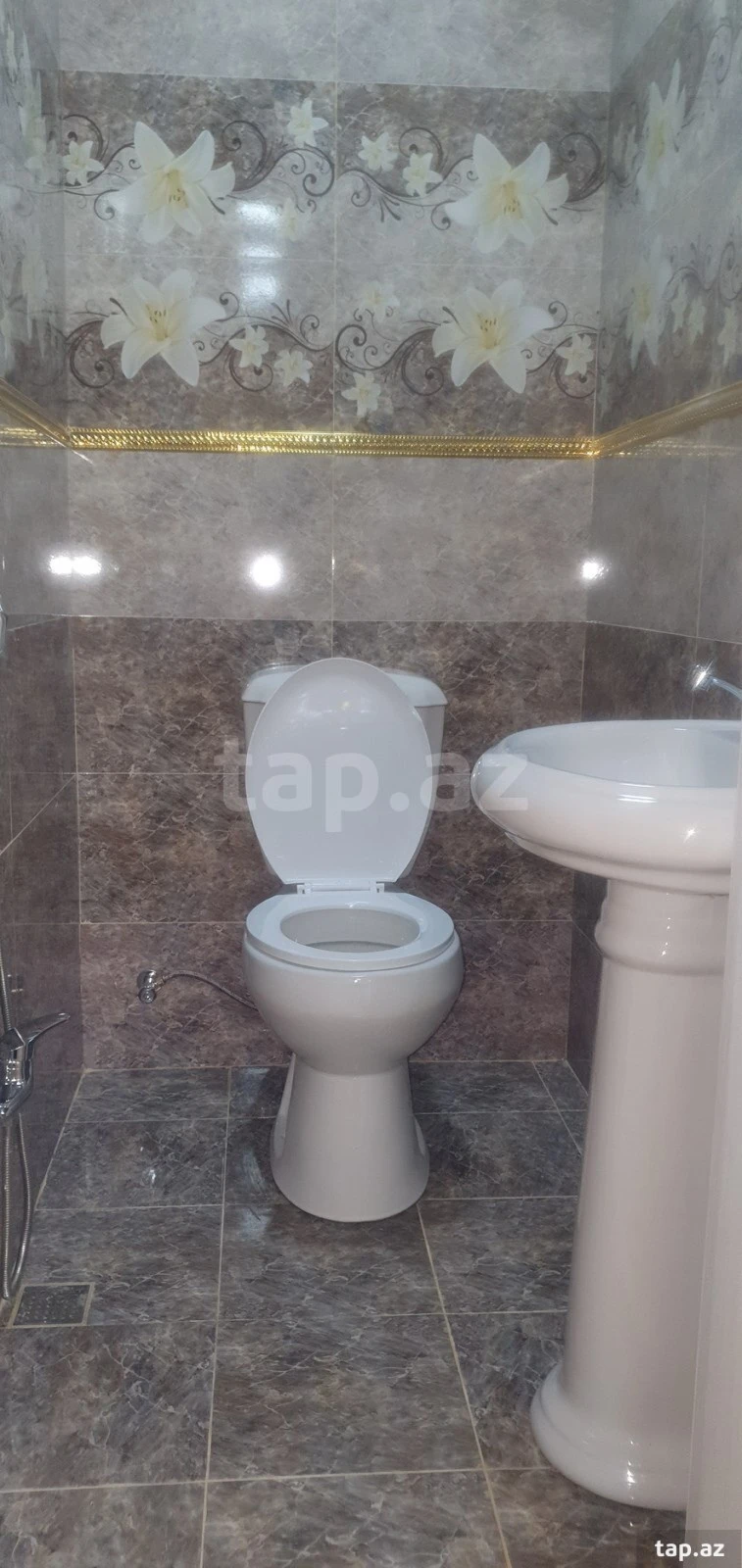 Satılır 2 otaqlı mənzil 82 m²