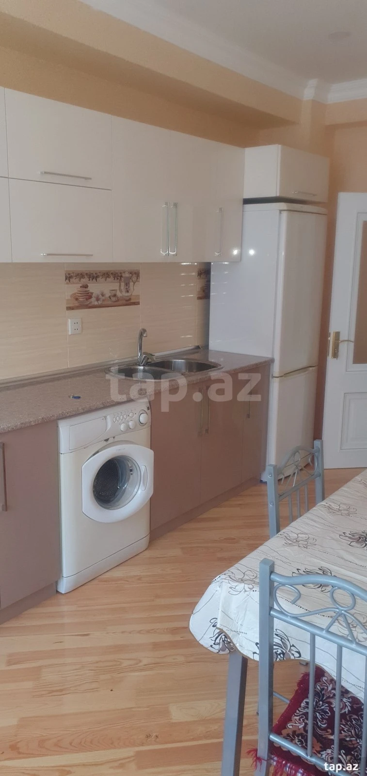 Satılır 2 otaqlı mənzil 82 m²
