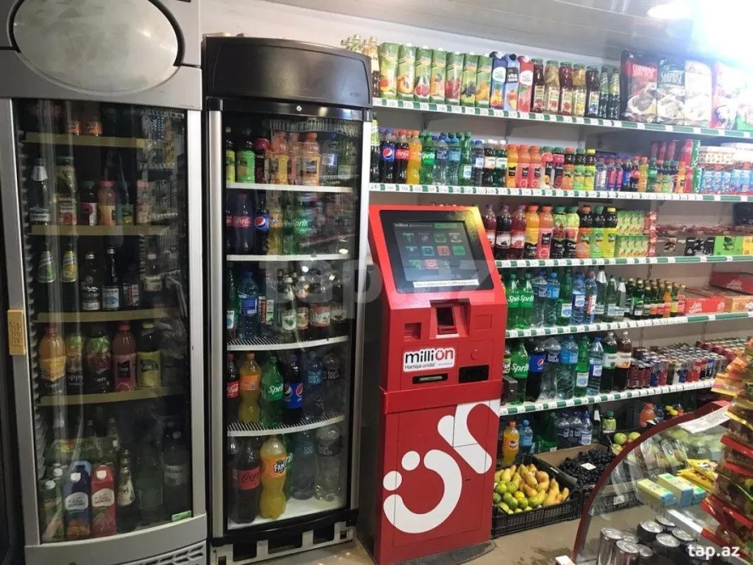 Satılır 8 otaqlı həyət evi