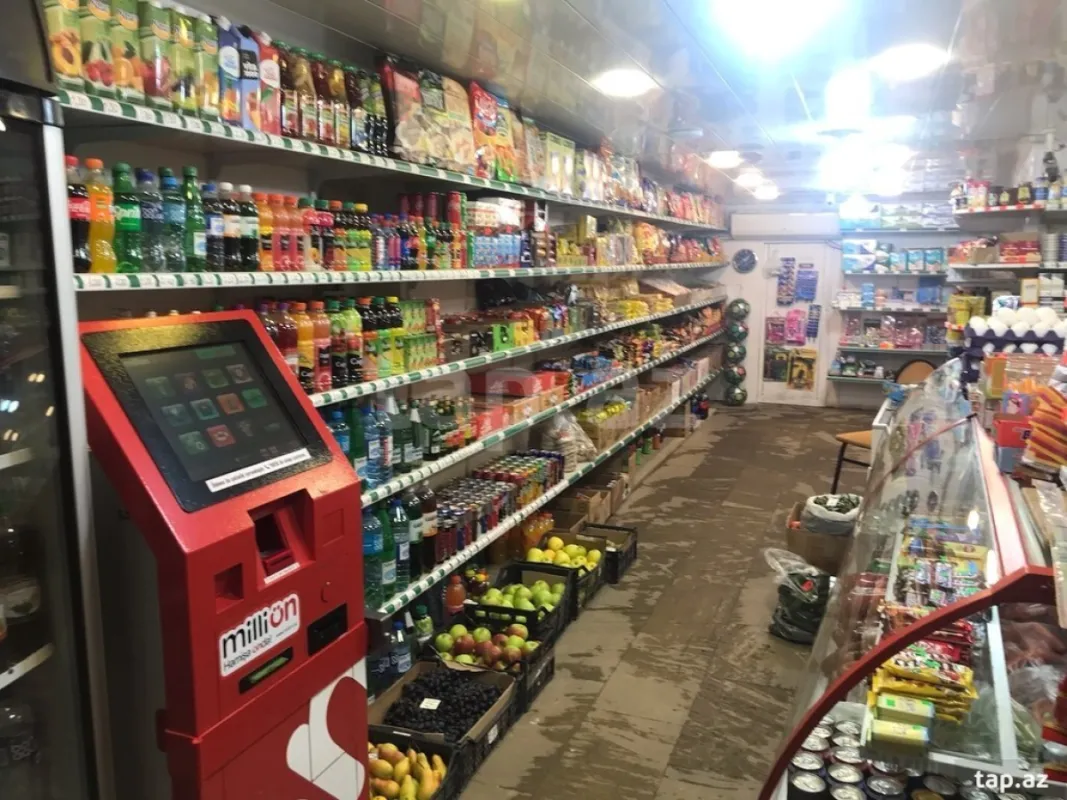 Satılır 8 otaqlı həyət evi