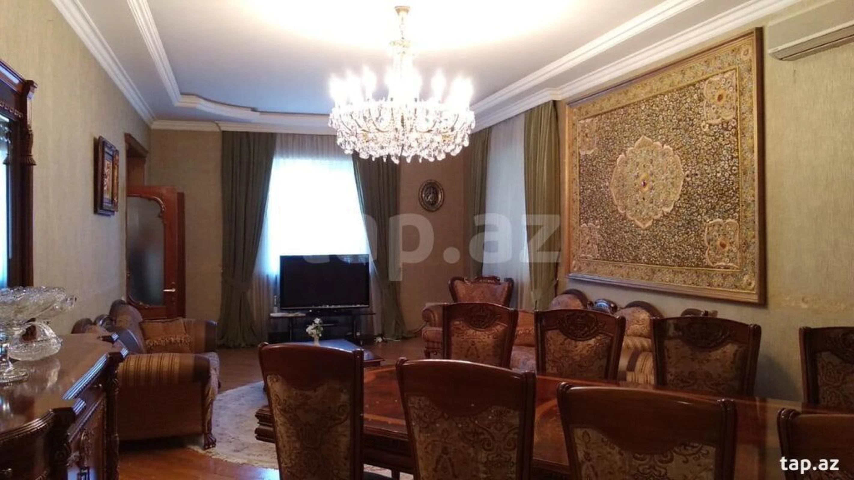 Satılır 8 otaqlı həyət evi