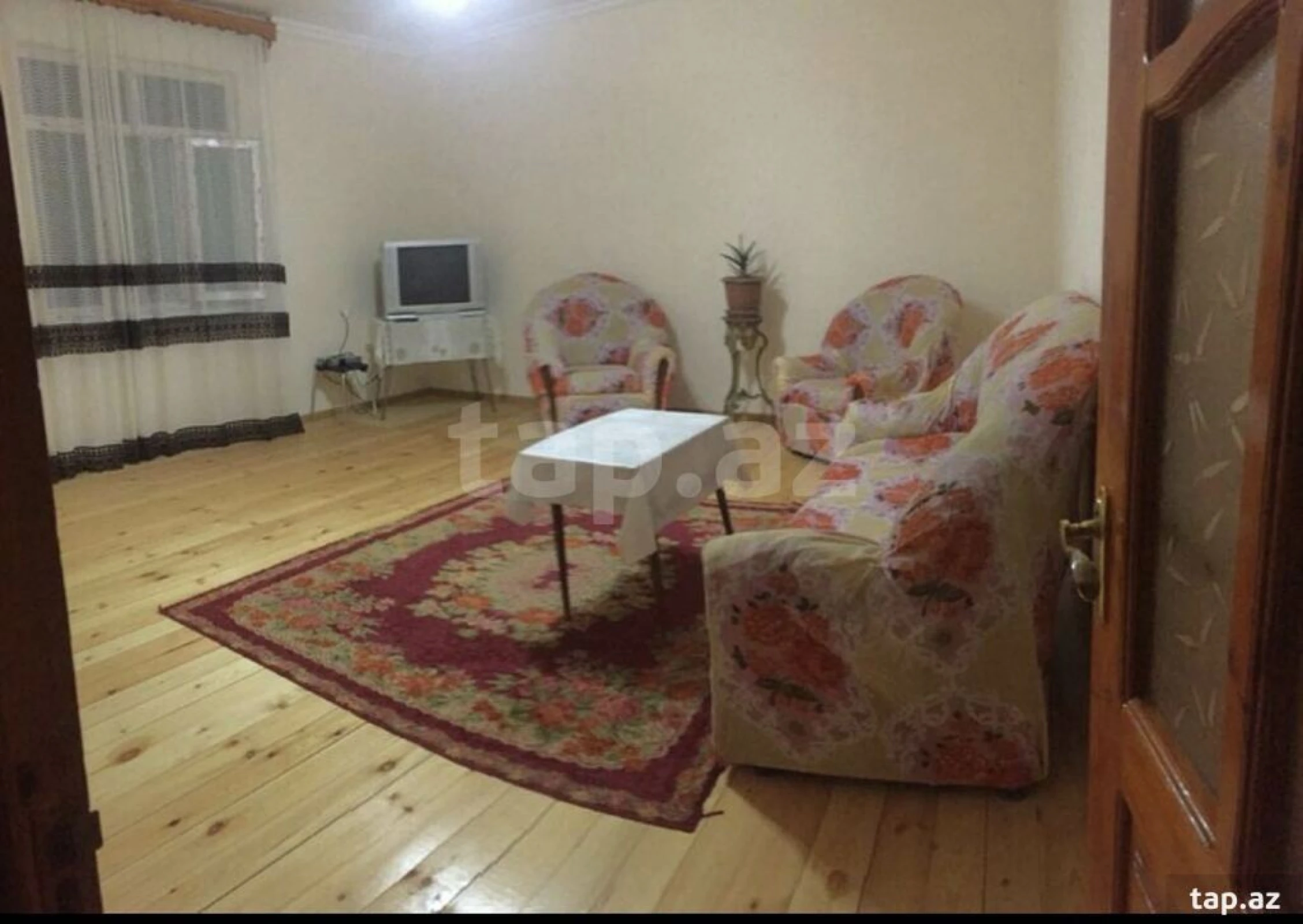 Kirayə verilir 3 otaqlı həyət evi