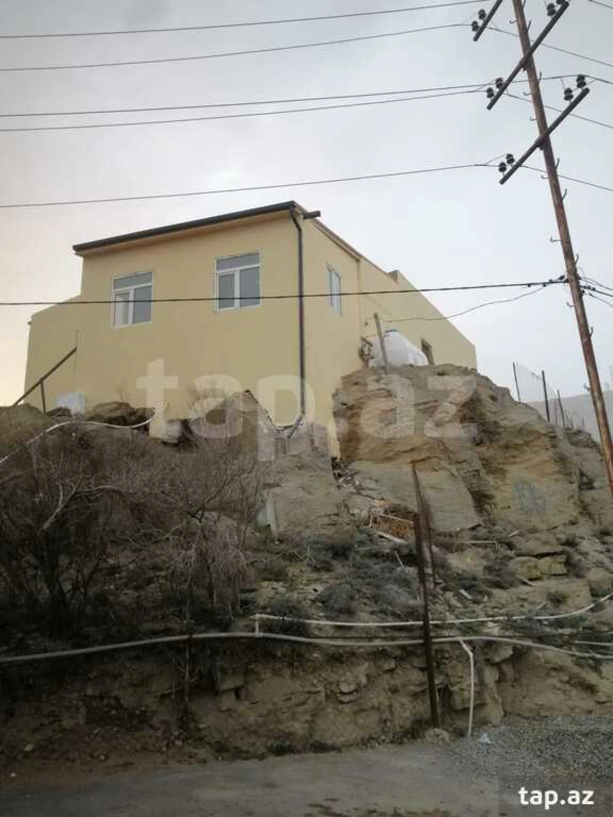 Satılır 4 otaqlı həyət evi 120 m²