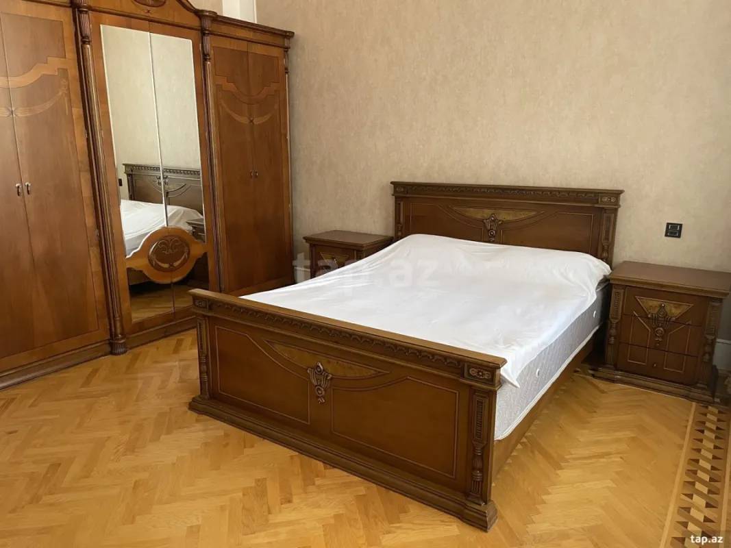 Kirayə verilir 9 otaqlı həyət evi