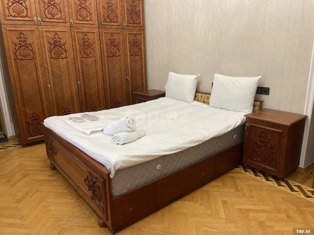 Kirayə verilir 9 otaqlı həyət evi