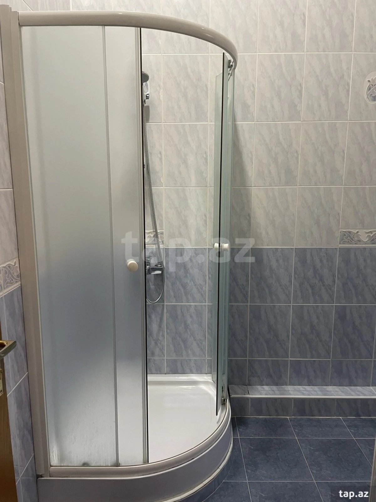 Kirayə verilir 9 otaqlı həyət evi