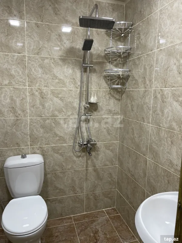 Kirayə verilir 9 otaqlı həyət evi