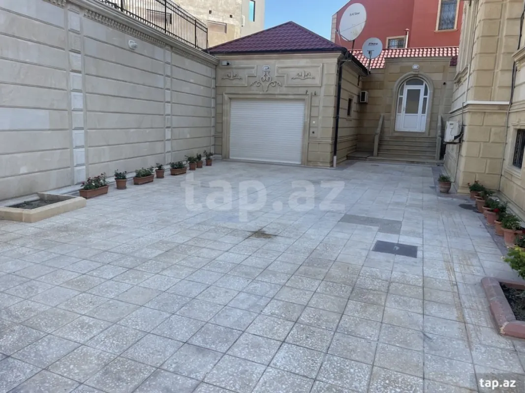 Kirayə verilir 9 otaqlı həyət evi