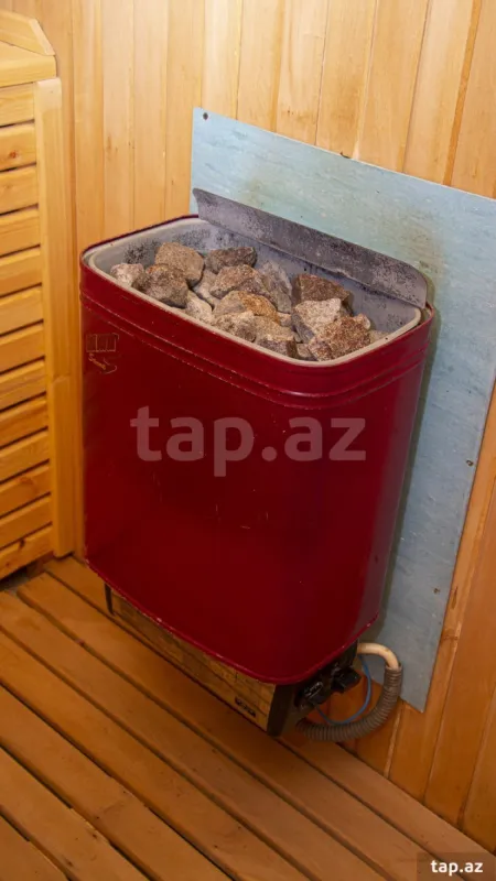 Kirayə verilir 9 otaqlı həyət evi