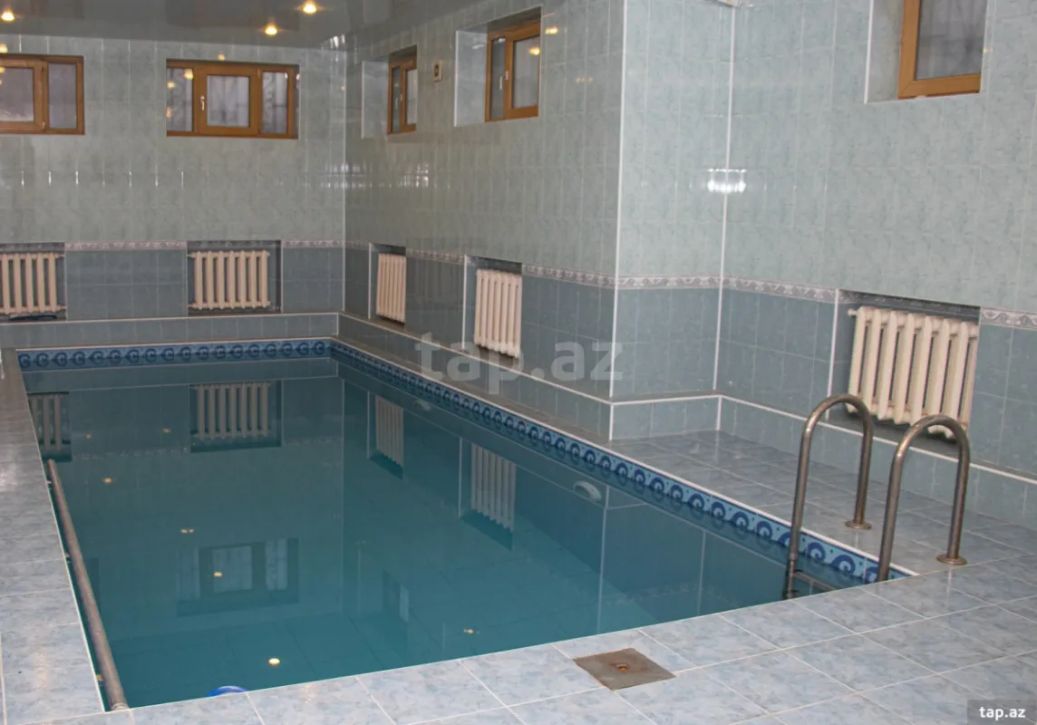 Kirayə verilir 9 otaqlı həyət evi