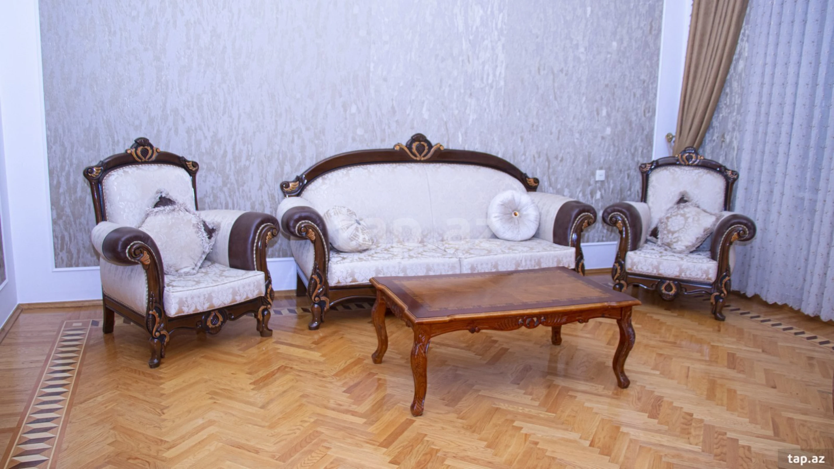 Kirayə verilir 9 otaqlı həyət evi