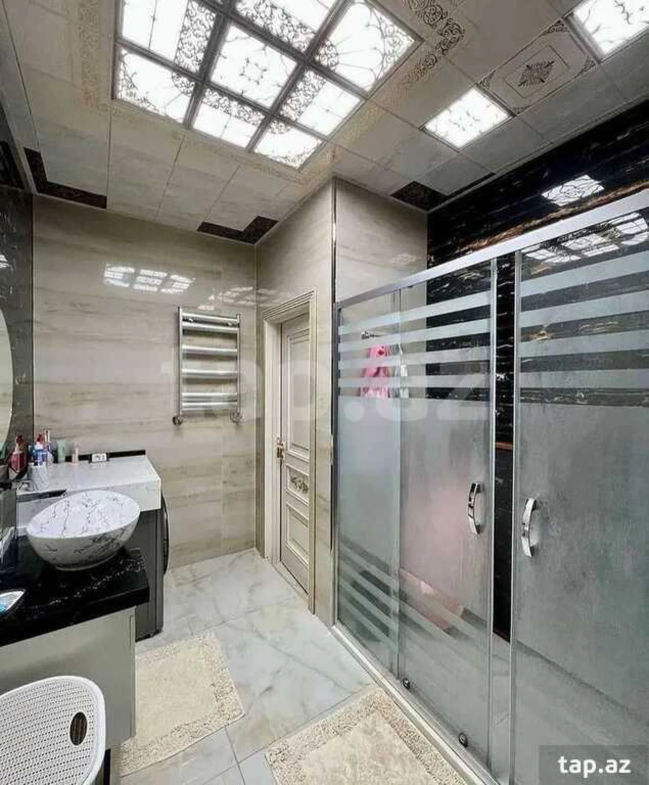 Kirayə verilir 2 otaqlı yeni tikili 65 m²