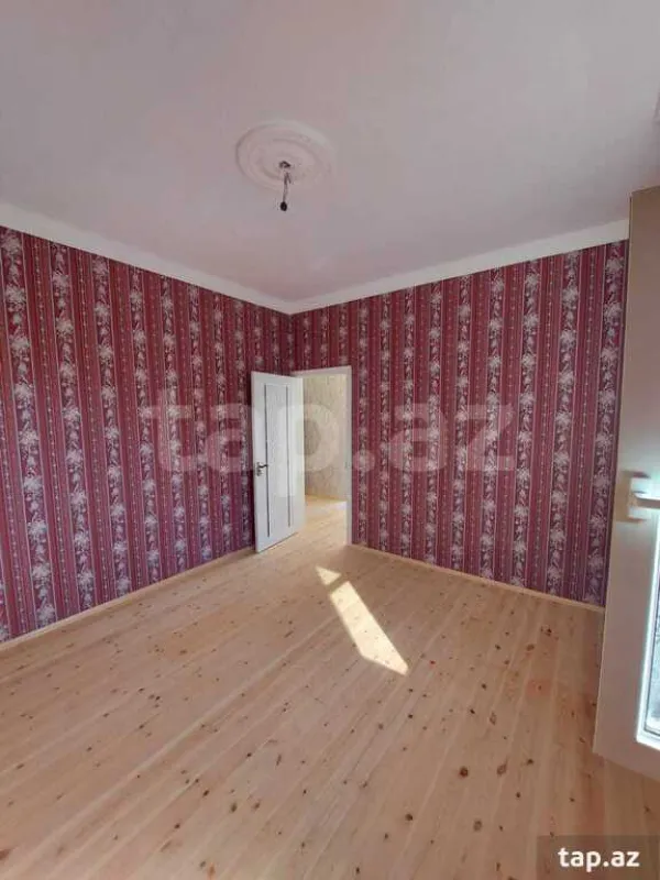 Satılır 3 otaqlı həyət evi 200 m²