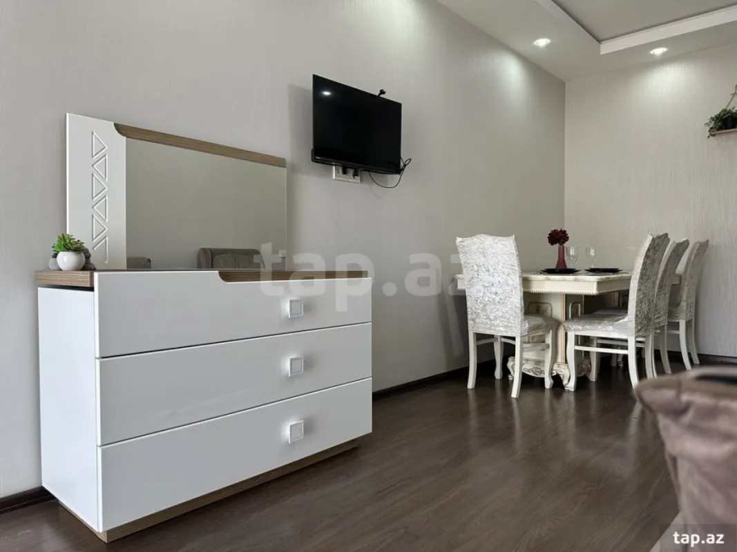 Kirayə verilir 2 otaqlı yeni tikili 53 m²