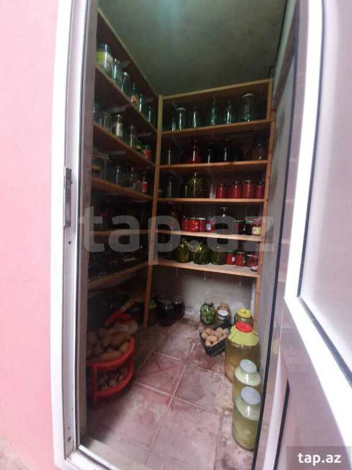 Satılır 6 otaqlı həyət evi 200 m²