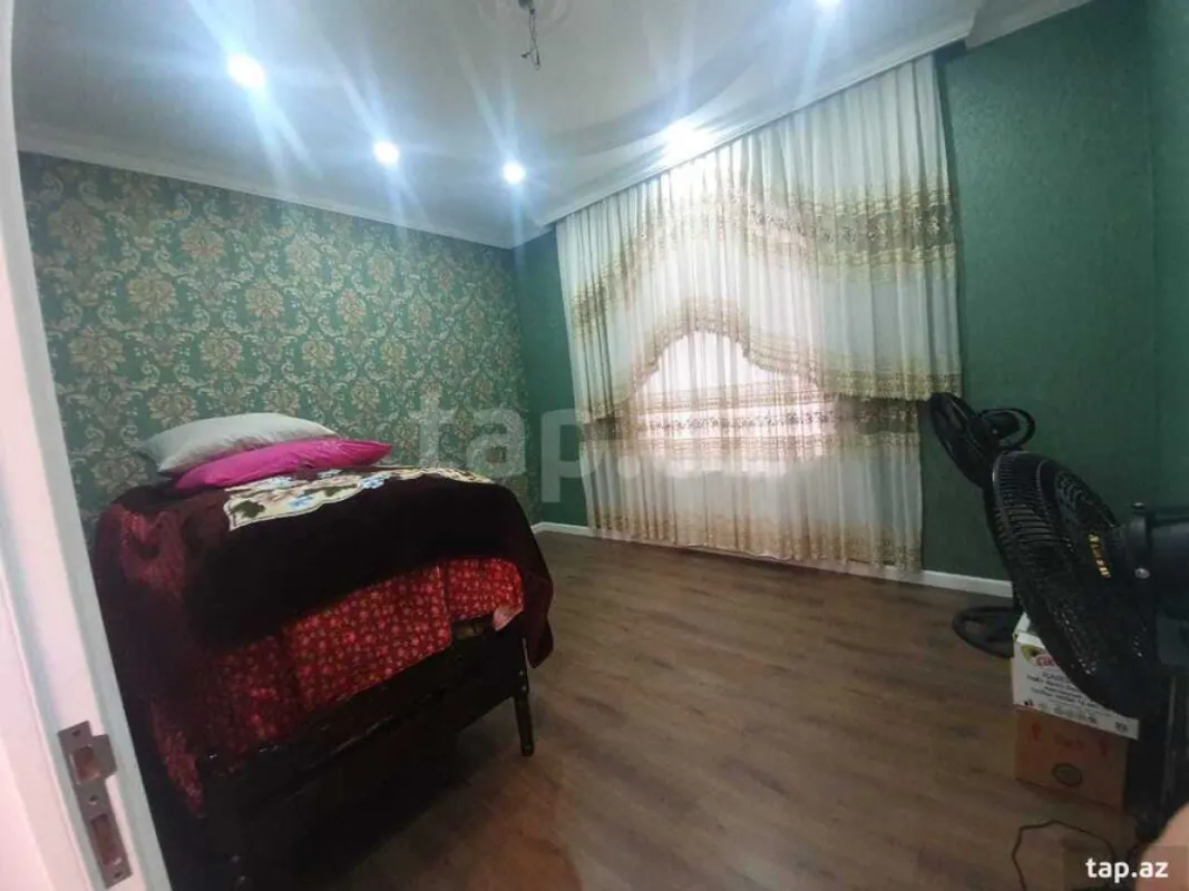 Satılır 6 otaqlı həyət evi 200 m²