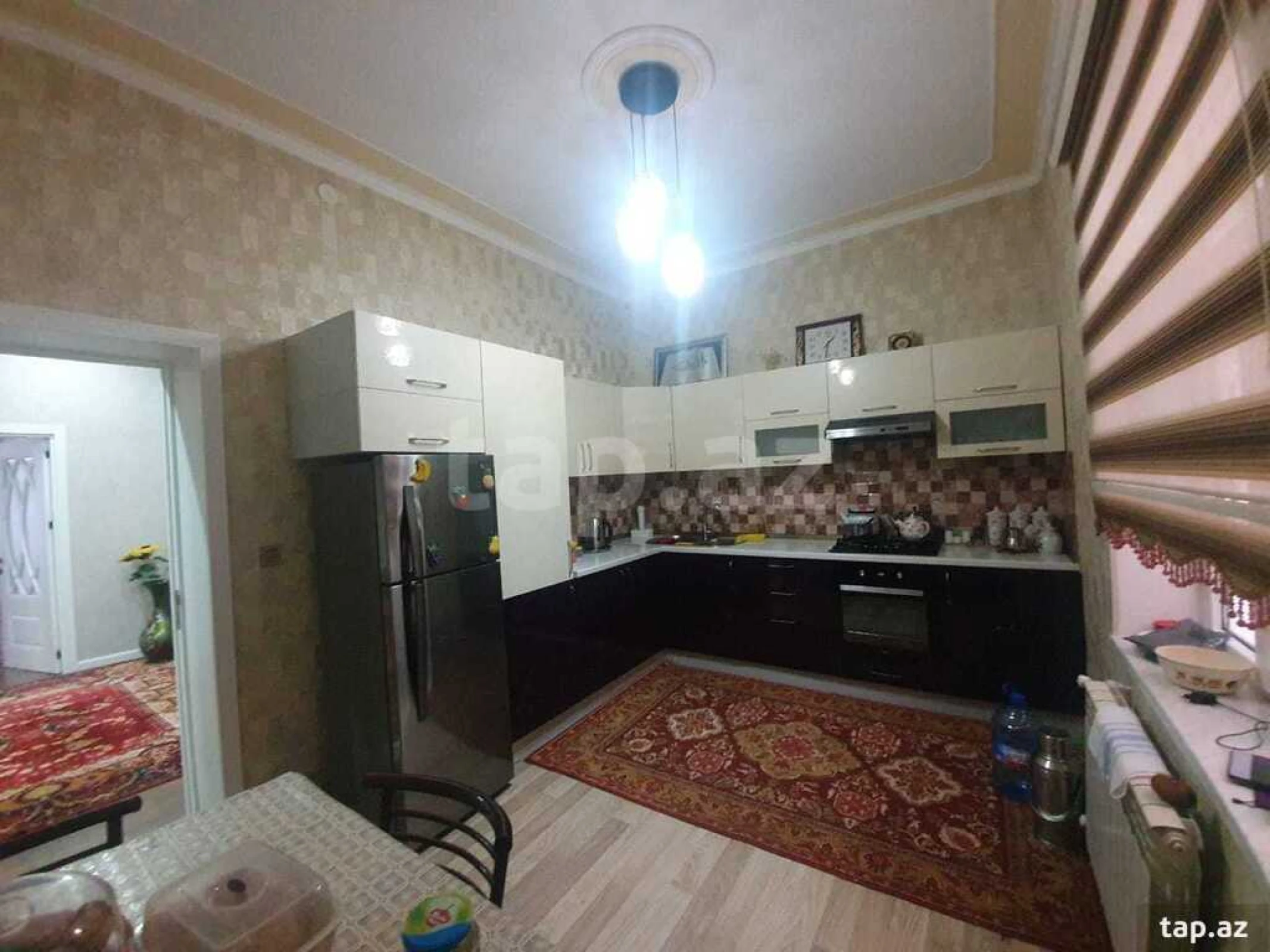 Satılır 6 otaqlı həyət evi 200 m²